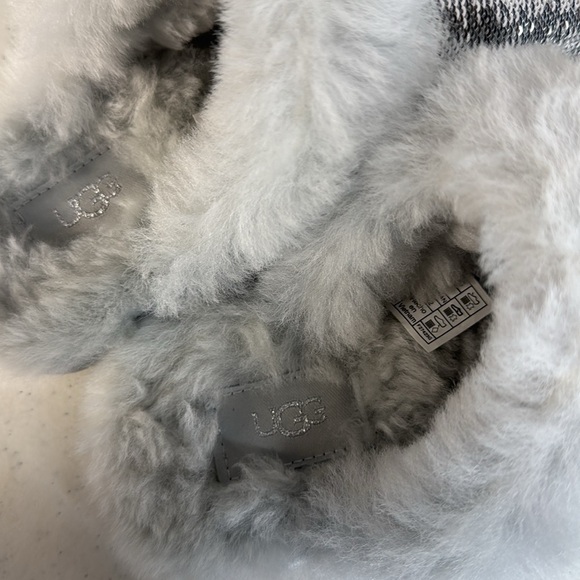 UGG
SCUFFETTE MIRROR BALL - Slippers - silver Sz 5 - Picture 5 of 9